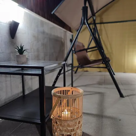 Lejlighed Agli Acquedotti, Con Giardino Privato