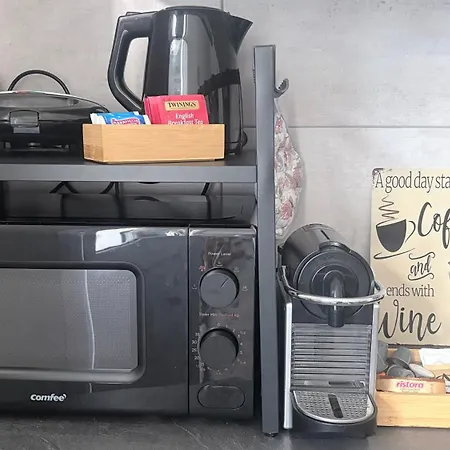 Agli Acquedotti, Con Giardino Privato Daire *